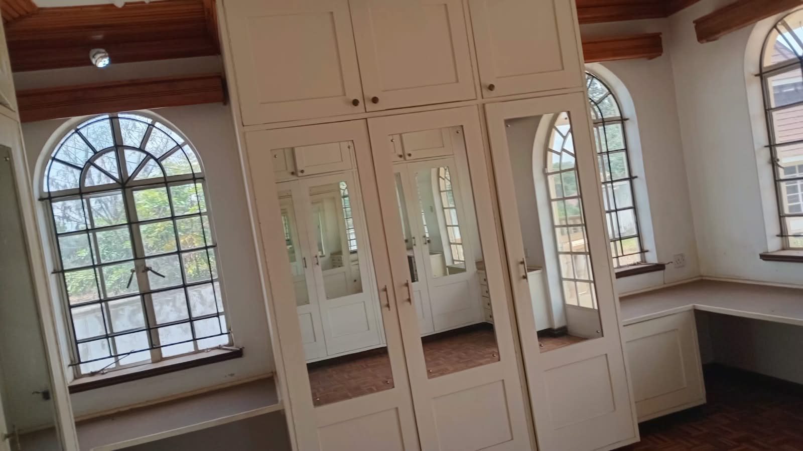 Grand 6-Bedroom Mansion on 1 Acre in Loresho Gated Community – KSh 170 Million