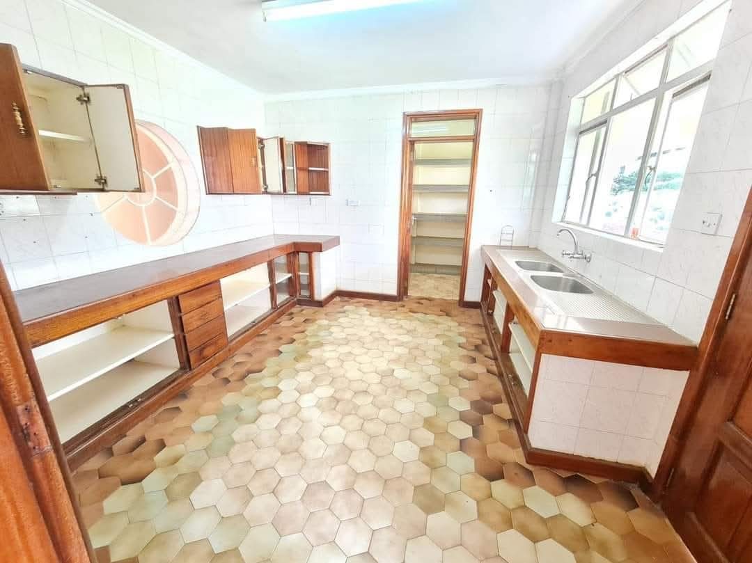 Elegant 6-Bedroom Mansion with Swimming Pool & Gazebo
