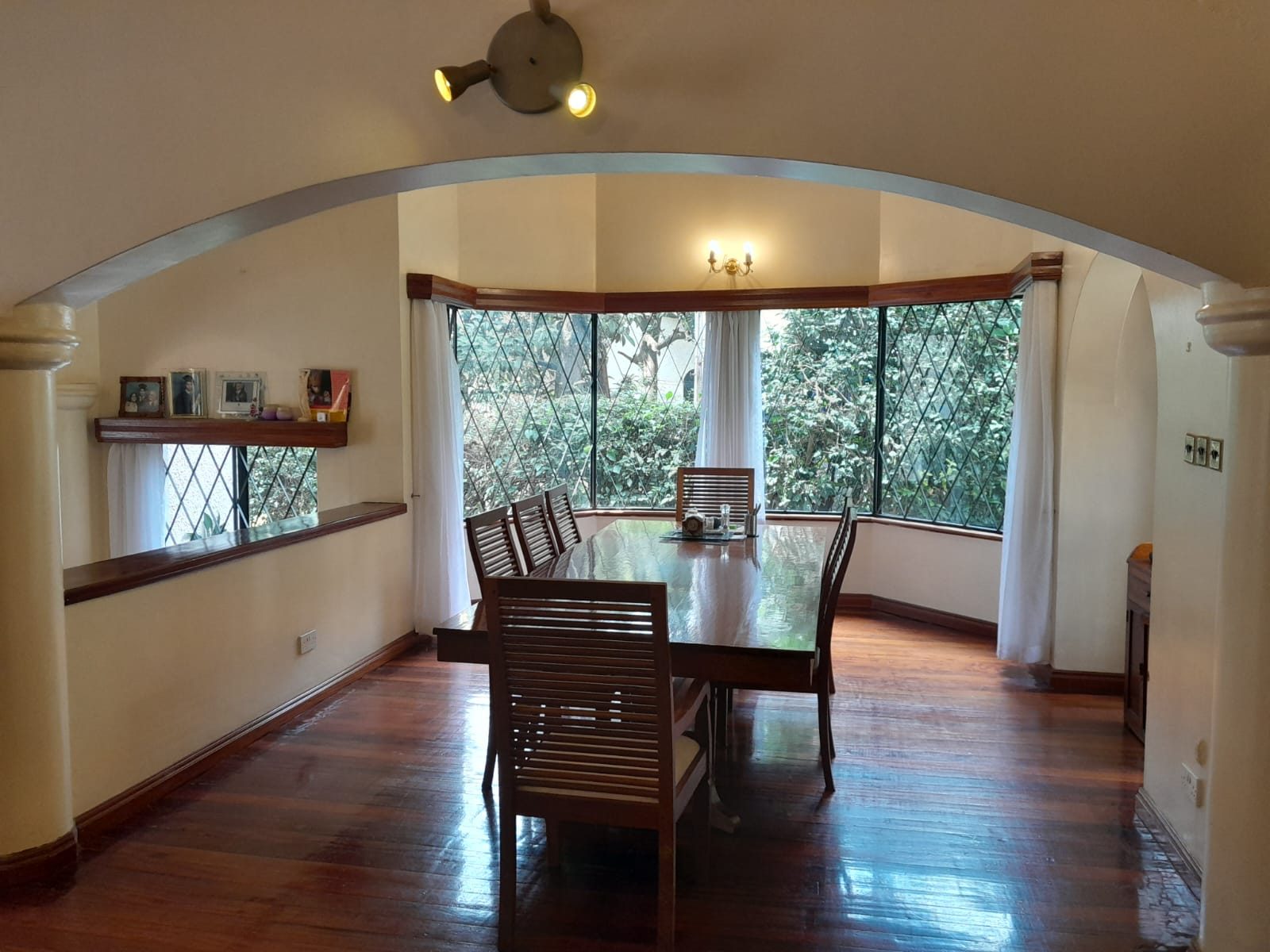 Elegant 5-Bedroom Lakefront Residence on ½ Acre in Nyari