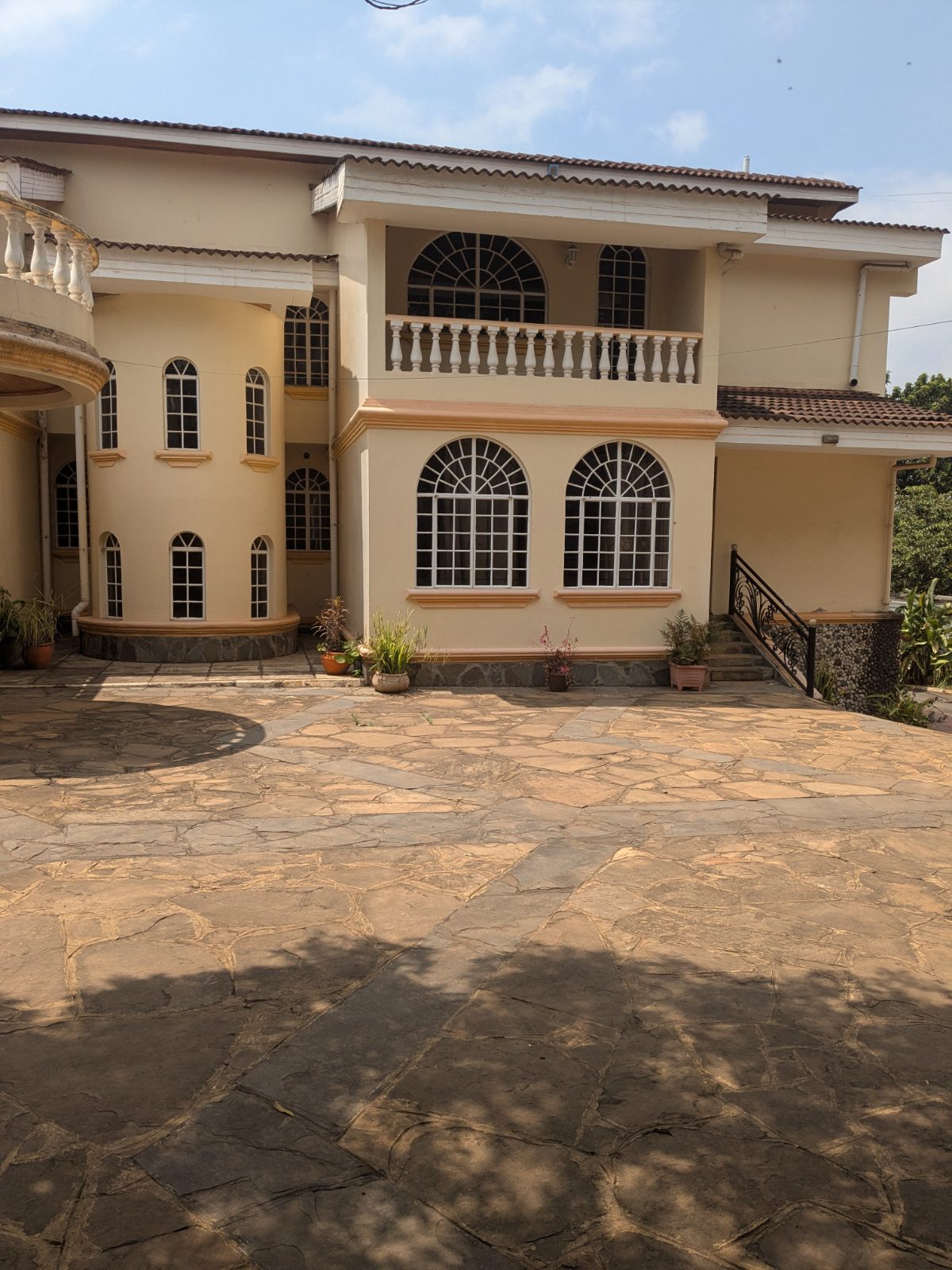 Grand 6-Bedroom Mansion on 1 Acre in Loresho Gated Community – KSh 170 Million