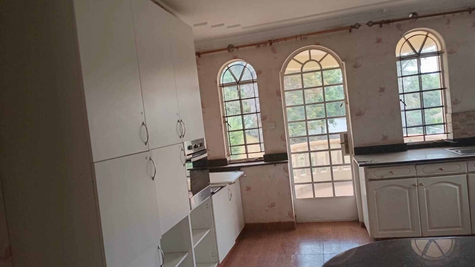Grand 6-Bedroom Mansion on 1 Acre in Loresho Gated Community – KSh 170 Million