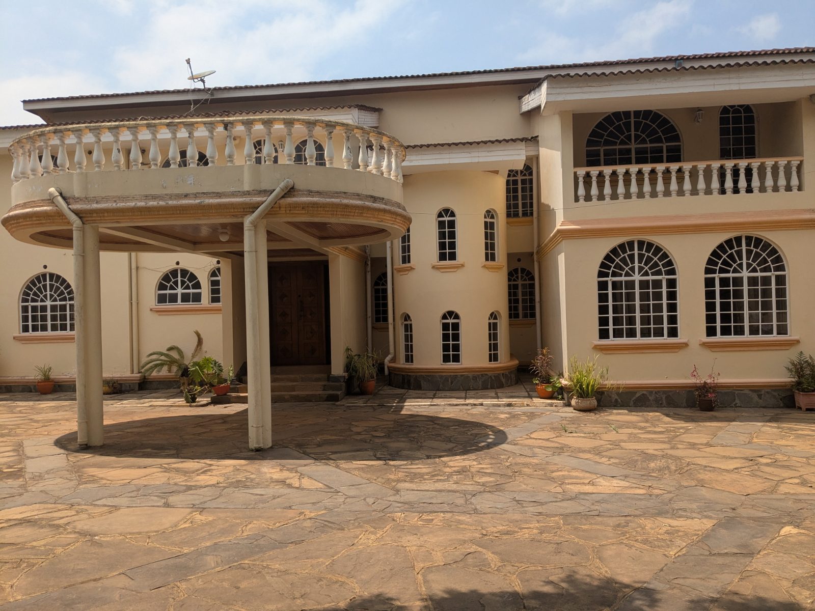 Grand 6-Bedroom Mansion on 1 Acre in Loresho Gated Community – KSh 170 Million